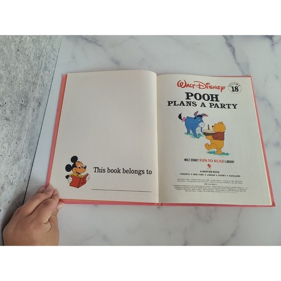 Disney -Pooh Plans A Party, 1986 Fun-To-Read Library Volume 18, Bantam Books - Picture 3 of 10